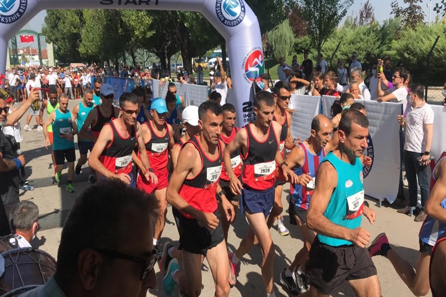 TSK Spor Gücü Kır Koşusu Takımı, Türkiye Kulüpler Yarı Maraton Lig Şampiyonası’nda Önemli Başarılar Elde Etti